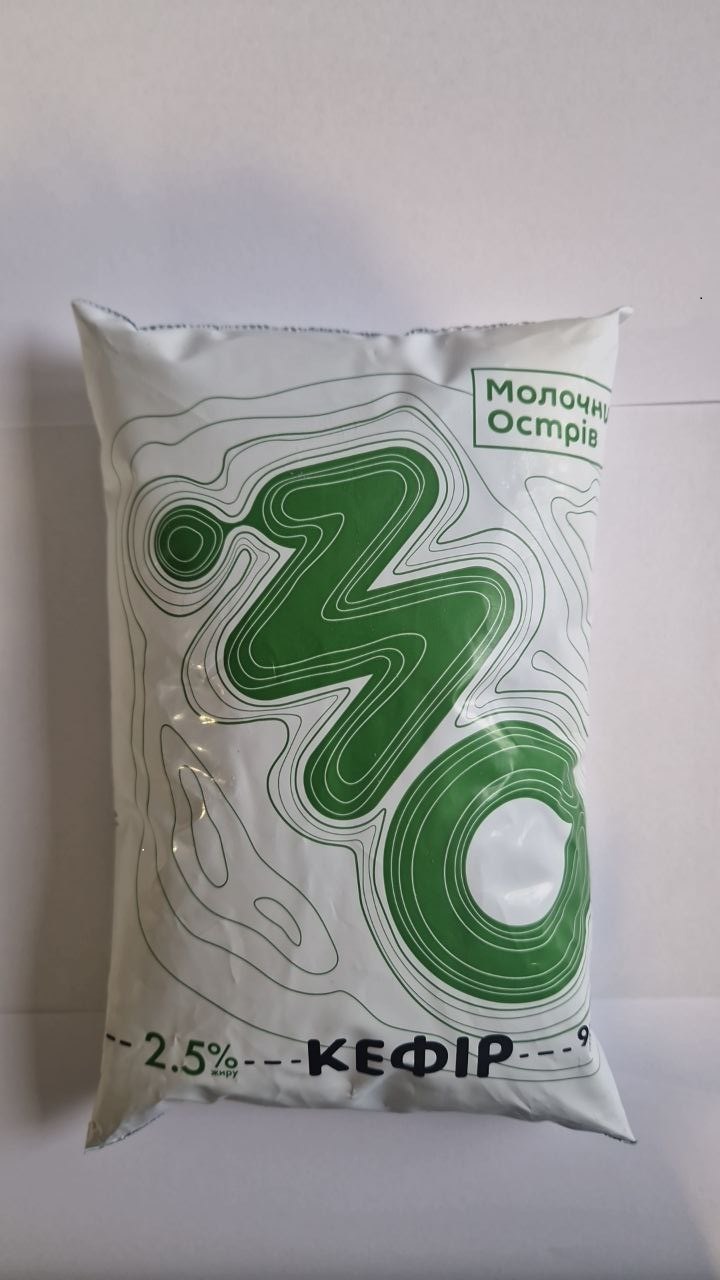 Кефір 2,5% жиру 900 г ТМ Молочний Острів